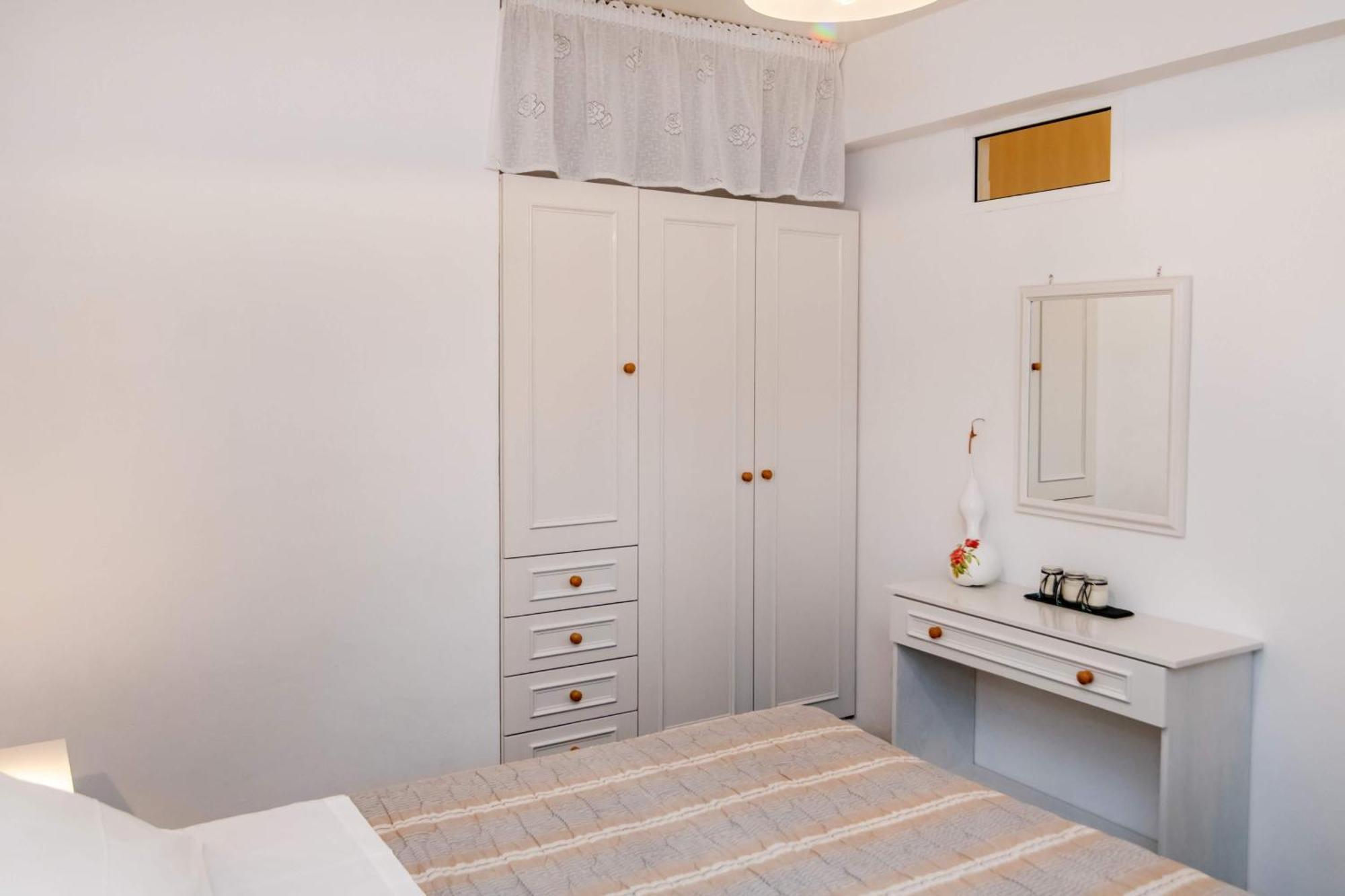 Porto Kalma Apartment *